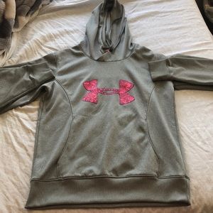 Never worn under armour sweatshirt. Supper cute!